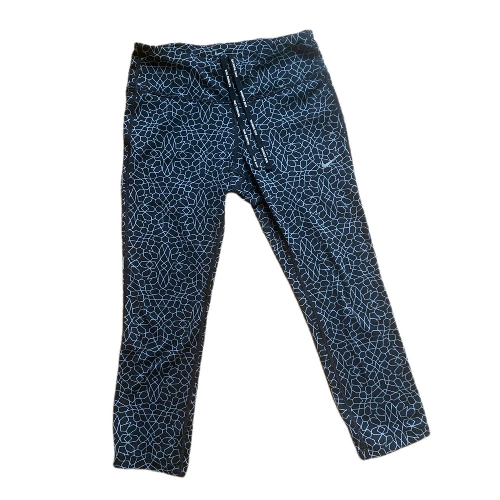 Women’s Black Nike DRI-FIT cropped leggings